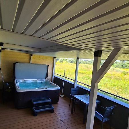 Apartament - Jacuzzi Rzeszow Bagian luar foto